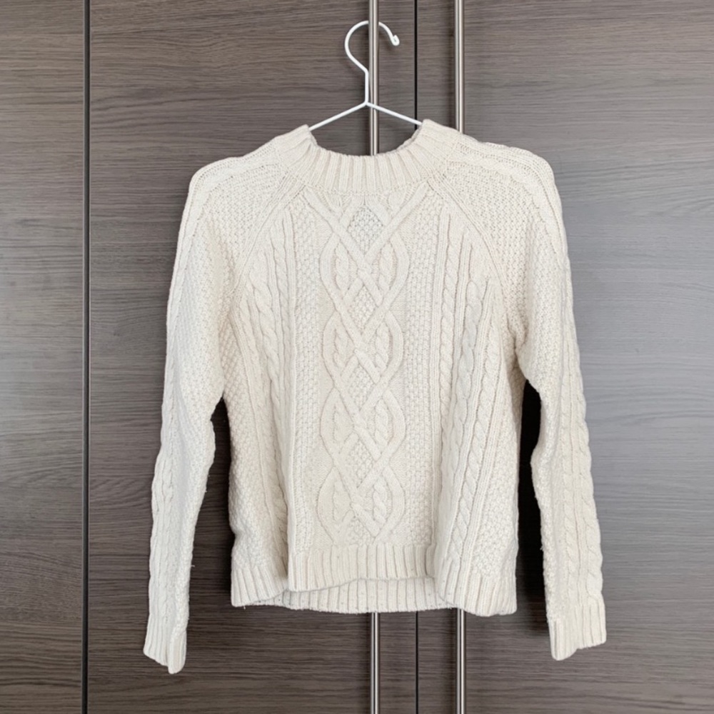 Abercrombie & Fitch Cream Cable Knit Sweater